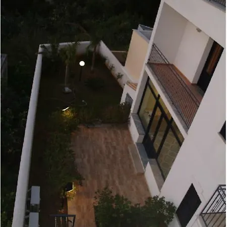 Oda ve Kahvaltı Torre Salina Macari
