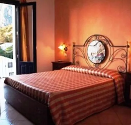 Torre Salina 2* Макари