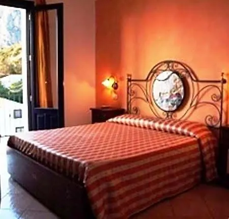 Bed and Breakfast Torre Salina 3*