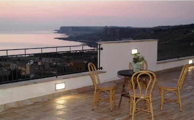 Torre Salina Bed & Breakfast 3*